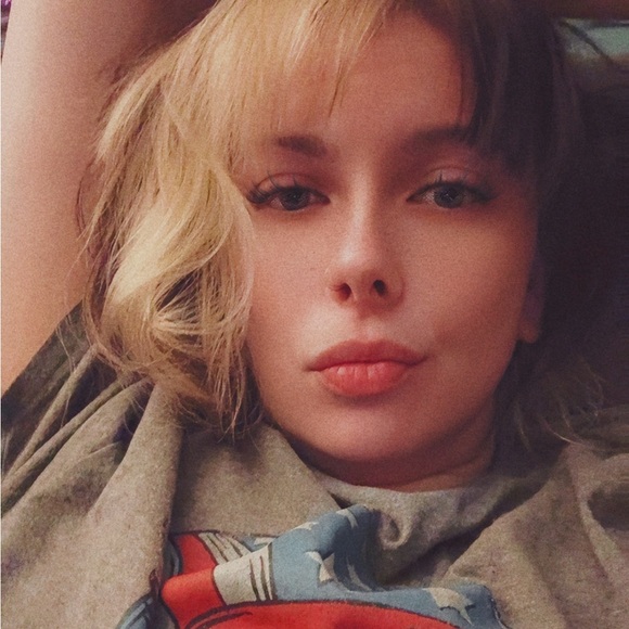 Meet your Posher, Amanda - Picture 6 of 6